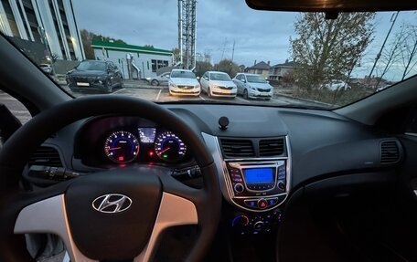 Hyundai Solaris II рестайлинг, 2013 год, 590 000 рублей, 6 фотография