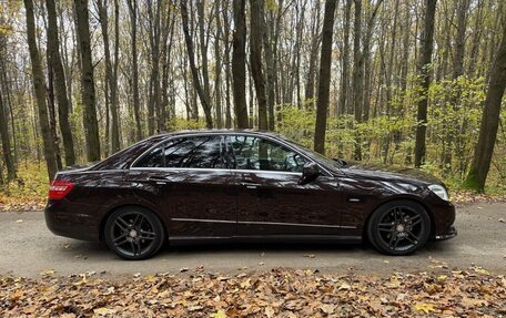 Mercedes-Benz E-Класс, 2013 год, 2 300 000 рублей, 4 фотография