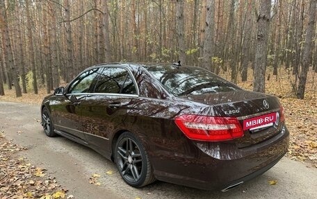 Mercedes-Benz E-Класс, 2013 год, 2 300 000 рублей, 5 фотография