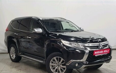 Mitsubishi Pajero Sport III рестайлинг, 2017 год, 2 270 000 рублей, 3 фотография