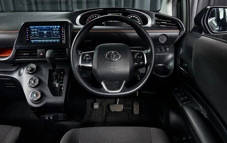 Toyota Sienta II, 2019 год, 1 718 000 рублей, 18 фотография