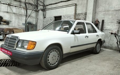 Mercedes-Benz W124, 1985 год, 580 000 рублей, 7 фотография