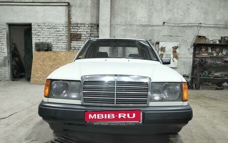 Mercedes-Benz W124, 1985 год, 580 000 рублей, 4 фотография