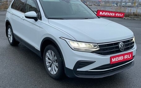 Volkswagen Tiguan II, 2021 год, 3 399 000 рублей, 3 фотография