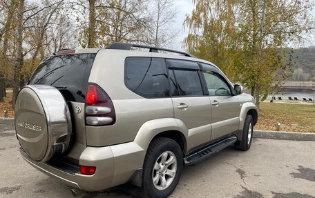 Toyota Land Cruiser Prado 120 рестайлинг, 2005 год, 2 100 000 рублей, 3 фотография