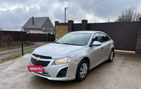 Chevrolet Cruze II, 2013 год, 900 000 рублей, 3 фотография