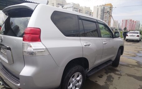 Toyota Land Cruiser Prado 150 рестайлинг 2, 2010 год, 2 700 000 рублей, 6 фотография