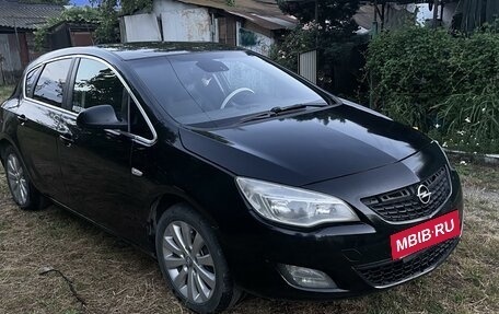 Opel Astra J, 2011 год, 720 000 рублей, 2 фотография