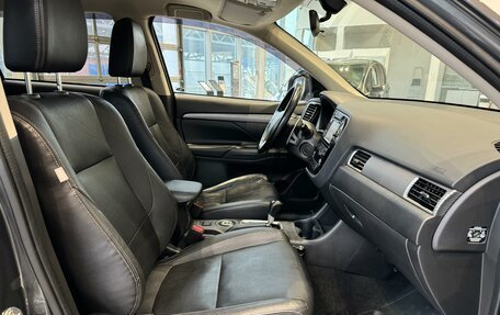 Mitsubishi Outlander III рестайлинг 3, 2013 год, 1 390 000 рублей, 26 фотография