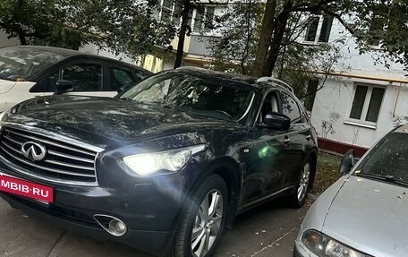 Infiniti FX II, 2012 год, 2 100 000 рублей, 3 фотография