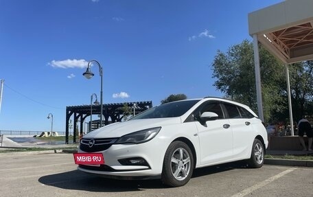 Opel Astra K, 2017 год, 1 500 000 рублей, 4 фотография