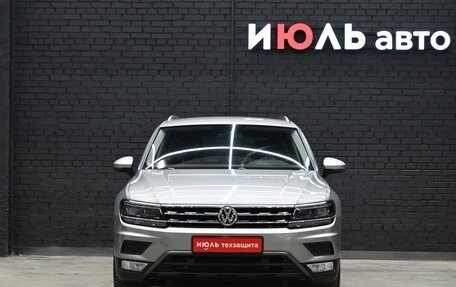 Volkswagen Tiguan II, 2017 год, 2 700 000 рублей, 2 фотография