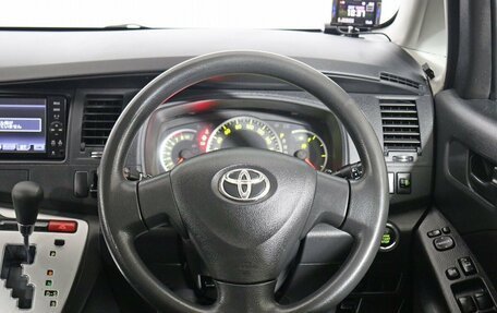 Toyota ISis I, 2012 год, 1 220 000 рублей, 13 фотография