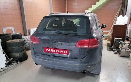 Volkswagen Touareg III, 2010 год, 1 930 000 рублей, 8 фотография