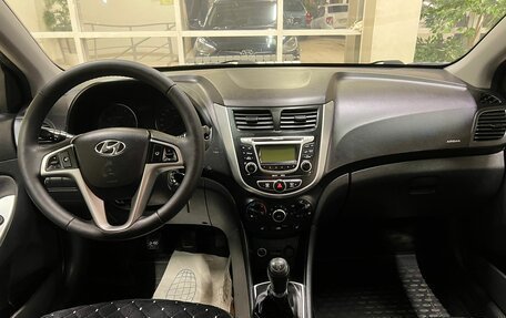 Hyundai Solaris II рестайлинг, 2011 год, 780 000 рублей, 8 фотография