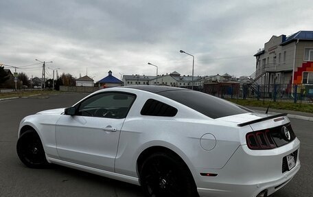 Ford Mustang VI рестайлинг, 2013 год, 2 090 000 рублей, 2 фотография