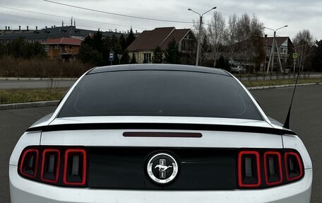 Ford Mustang VI рестайлинг, 2013 год, 2 090 000 рублей, 7 фотография