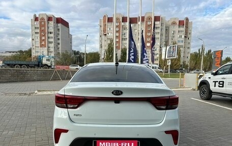 KIA Rio IV, 2018 год, 1 649 000 рублей, 5 фотография