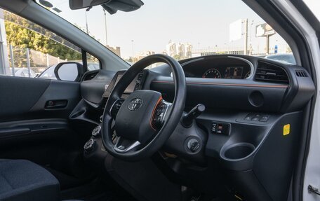 Toyota Sienta II, 2018 год, 1 439 000 рублей, 19 фотография