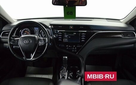 Toyota Camry, 2019 год, 2 590 000 рублей, 6 фотография