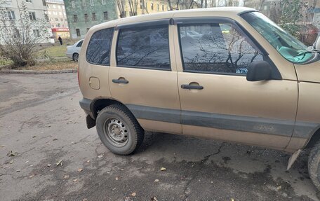 Chevrolet Niva I рестайлинг, 2004 год, 350 000 рублей, 2 фотография