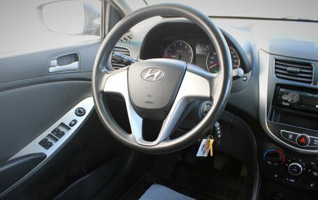 Hyundai Solaris II рестайлинг, 2011 год, 685 000 рублей, 15 фотография