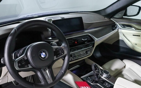 BMW 5 серия, 2019 год, 4 900 000 рублей, 14 фотография