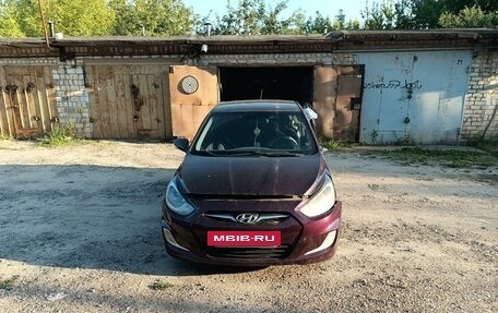 Hyundai Solaris II рестайлинг, 2012 год, 400 000 рублей, 3 фотография