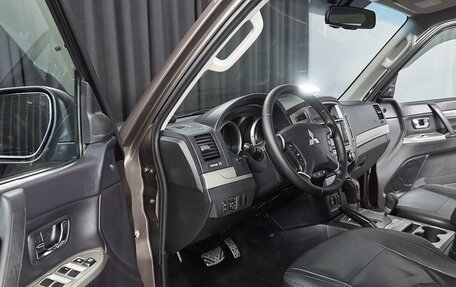 Mitsubishi Pajero IV, 2012 год, 2 398 000 рублей, 16 фотография