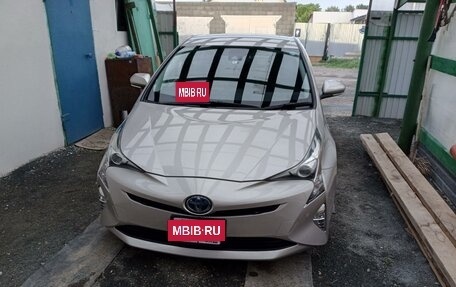 Toyota Prius IV XW50, 2018 год, 1 900 000 рублей, 13 фотография