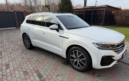 Volkswagen Touareg III, 2018 год, 6 800 000 рублей, 6 фотография