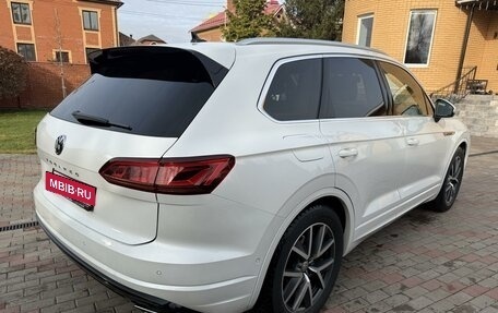 Volkswagen Touareg III, 2018 год, 6 800 000 рублей, 5 фотография