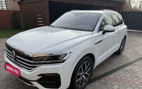 Volkswagen Touareg III, 2018 год, 6 800 000 рублей, 8 фотография