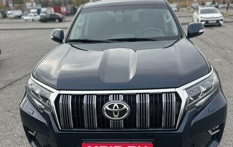 Toyota Land Cruiser Prado 150 рестайлинг 2, 2018 год, 6 100 000 рублей, 3 фотография