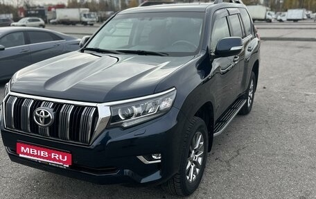 Toyota Land Cruiser Prado 150 рестайлинг 2, 2018 год, 6 100 000 рублей, 2 фотография