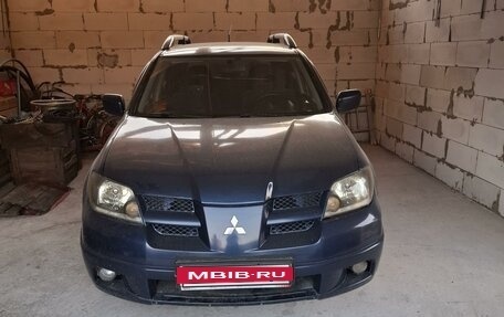 Mitsubishi Outlander III рестайлинг 3, 2004 год, 800 000 рублей, 8 фотография