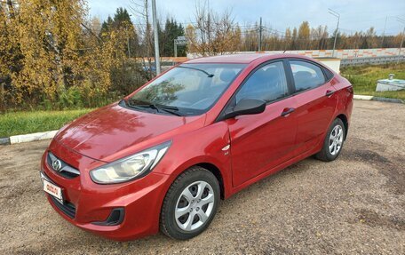 Hyundai Solaris II рестайлинг, 2012 год, 770 000 рублей, 2 фотография