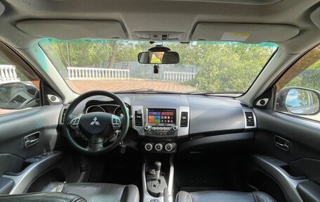 Mitsubishi Outlander III рестайлинг 3, 2007 год, 1 550 000 рублей, 13 фотография