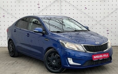 KIA Rio III рестайлинг, 2013 год, 890 000 рублей, 2 фотография