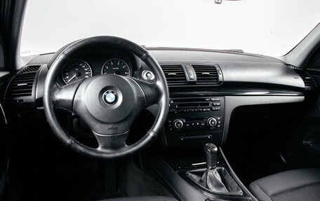 BMW 1 серия, 2007 год, 748 670 рублей, 15 фотография