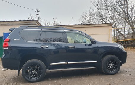 Toyota Land Cruiser Prado 150 рестайлинг 2, 2017 год, 5 800 000 рублей, 7 фотография