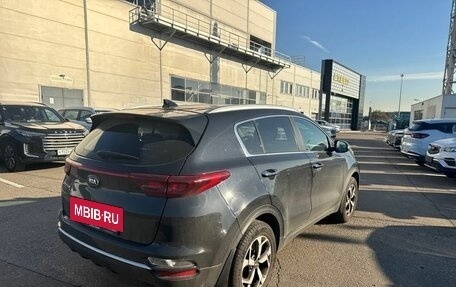 KIA Sportage IV рестайлинг, 2018 год, 2 375 000 рублей, 4 фотография