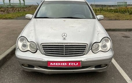 Mercedes-Benz C-Класс, 2001 год, 600 000 рублей, 1 фотография