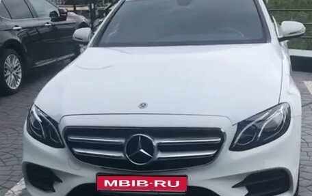 Mercedes-Benz E-Класс, 2019 год, 3 900 000 рублей, 1 фотография