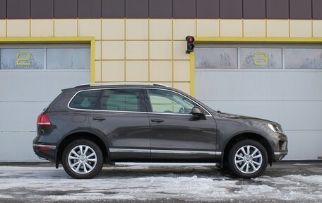 Volkswagen Touareg III, 2015 год, 3 195 000 рублей, 7 фотография