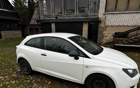 SEAT Ibiza IV рестайлинг 2, 2014 год, 650 000 рублей, 4 фотография