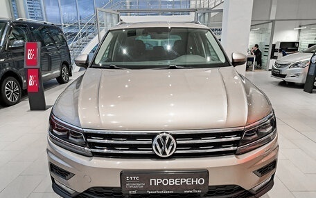 Volkswagen Tiguan II, 2017 год, 2 995 000 рублей, 2 фотография