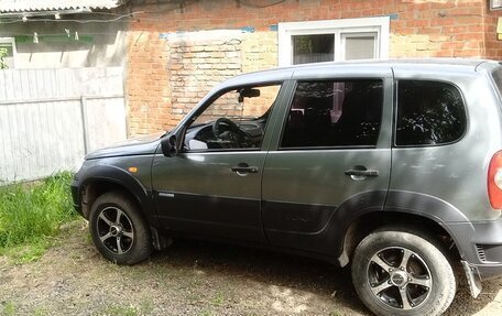 Chevrolet Niva I рестайлинг, 2011 год, 679 000 рублей, 4 фотография