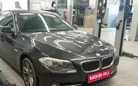 BMW 5 серия, 2010 год, 1 620 000 рублей, 2 фотография