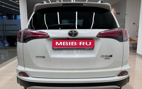 Toyota RAV4, 2016 год, 2 550 000 рублей, 5 фотография